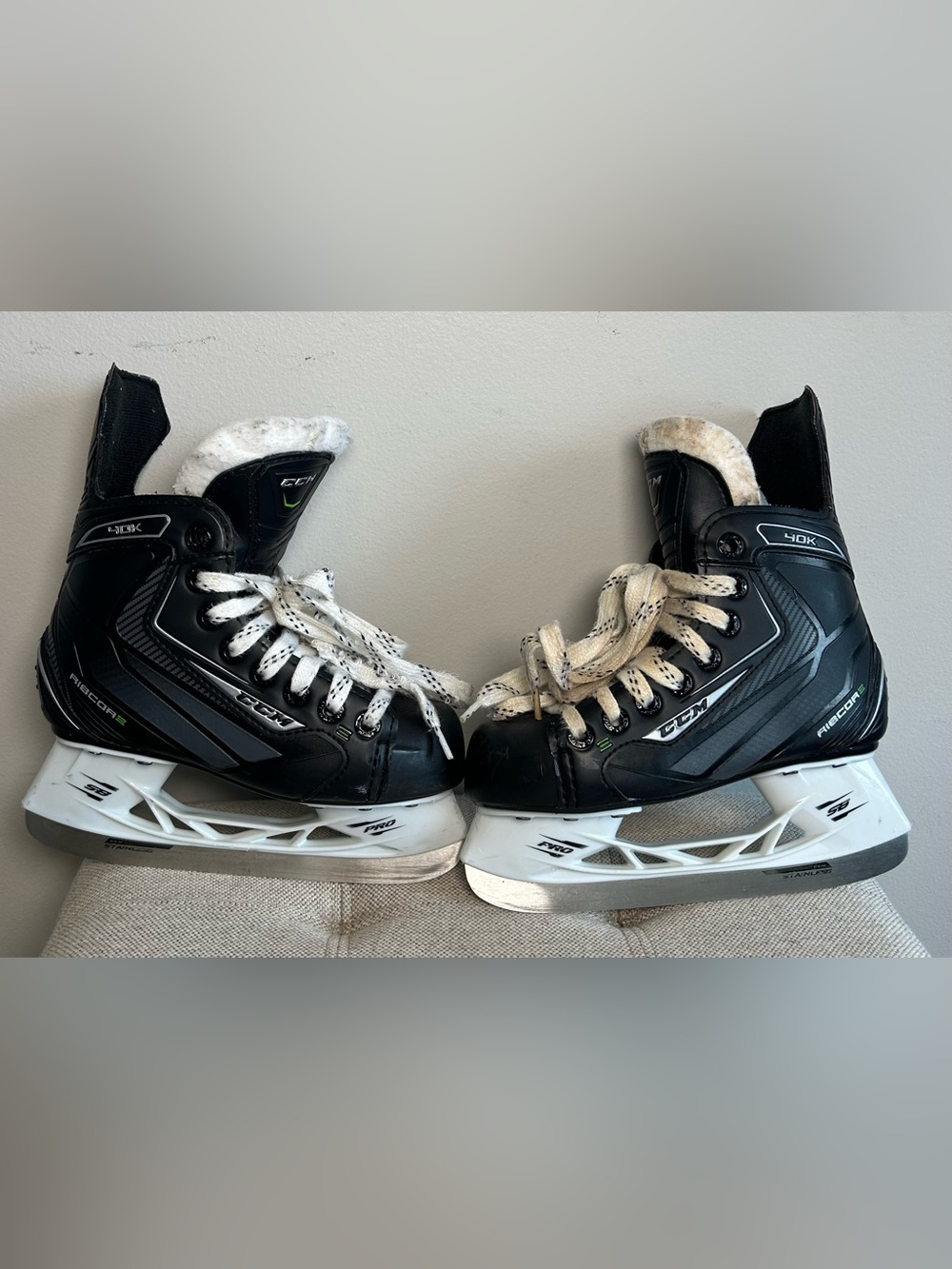 CCM Ribcore 40K Youth Ice Hockey Skates Size 12 D Width Black EUC